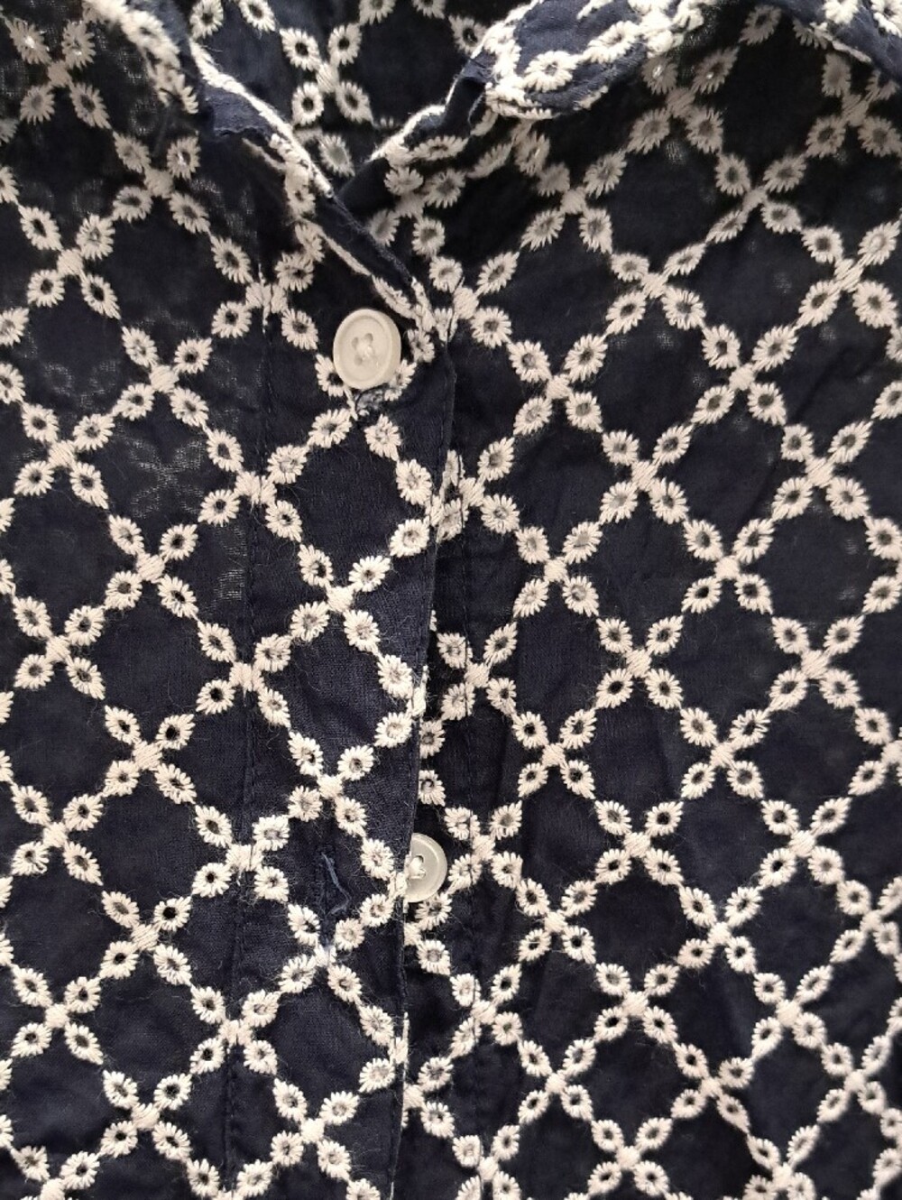 Lord & Taylor Navy Blue Button-Down Shirt with White Chain Pattern Size Xsmall - Picture 4 of 6